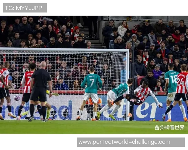 友谊赛波尔图与利物浦战平帽子戏法引发争议判罚全场沸腾