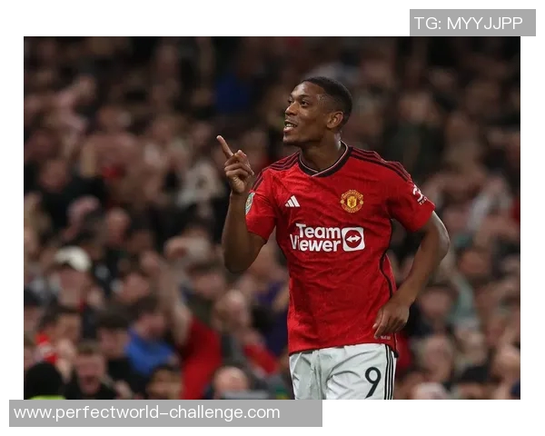 巴萨友谊赛大胜曼联六比二乌龙球瞬间点燃全场激情